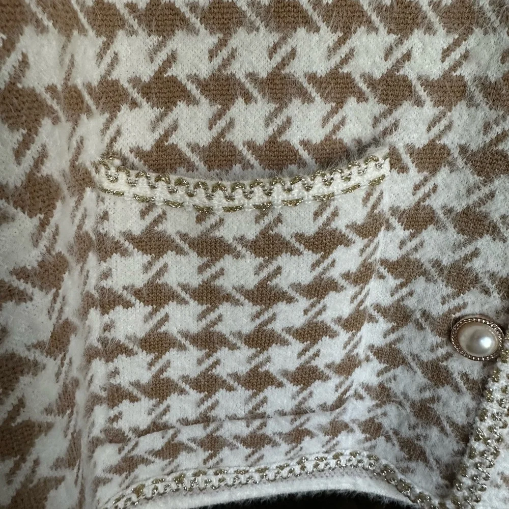 NWT Chic Houndstooth Cardigan with Pearl Buttons - Chanel style - Picture 5 of 9